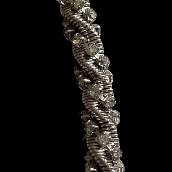 Vintage Estate Silver Tone Spring Necklace with Clear Crystals Woman’s Jewelry - Picture 6 of 9